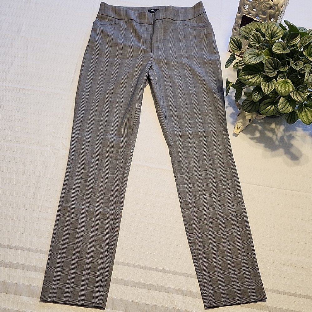 Reitmans Gray Straight Leg Women's Pants